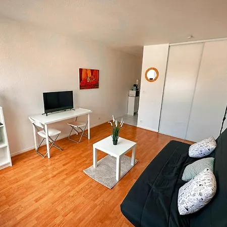 Charming And Bright Studio 10min From Bordeaux شقة *